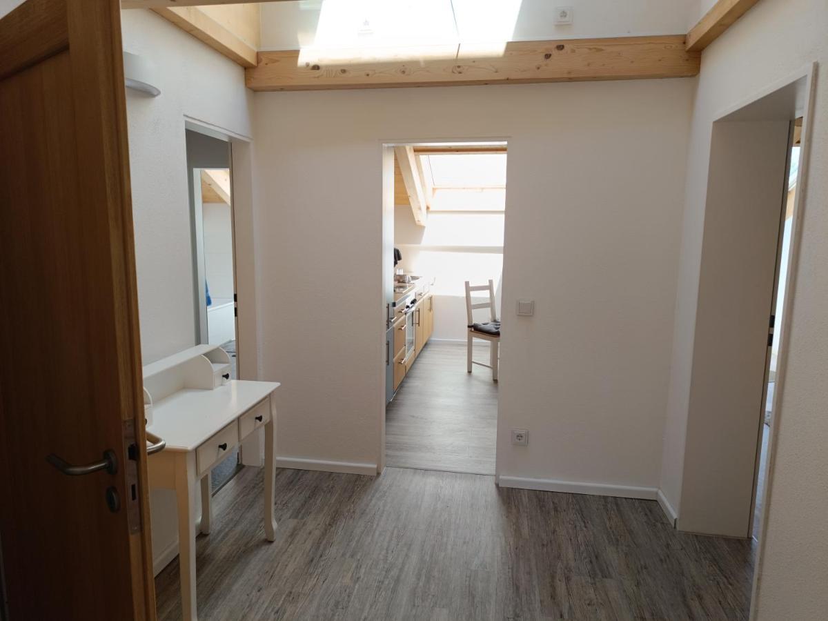 Apartment Unterm Dach Mit Kleinem Seeblick Münsing Exteriör bild